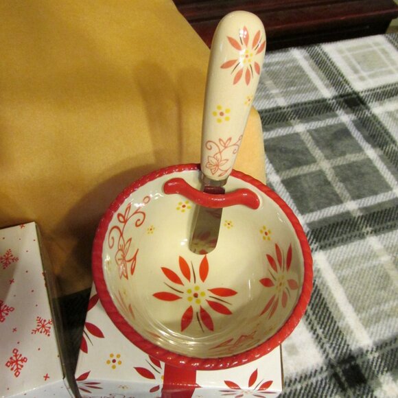 H158-NIB Temptations Red & White Floral Dip Bowl and Spreader - Picture 3 of 4